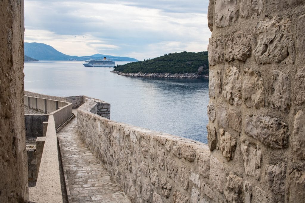 Stadtmauer von Dubrovnik _Dubrovnik Sehenswuerdigkeiten und Tipps von PASSENGER X