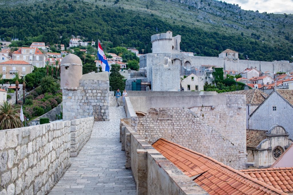 Stadtmauer von Dubrovnik _Dubrovnik Sehenswuerdigkeiten und Tipps von PASSENGER X