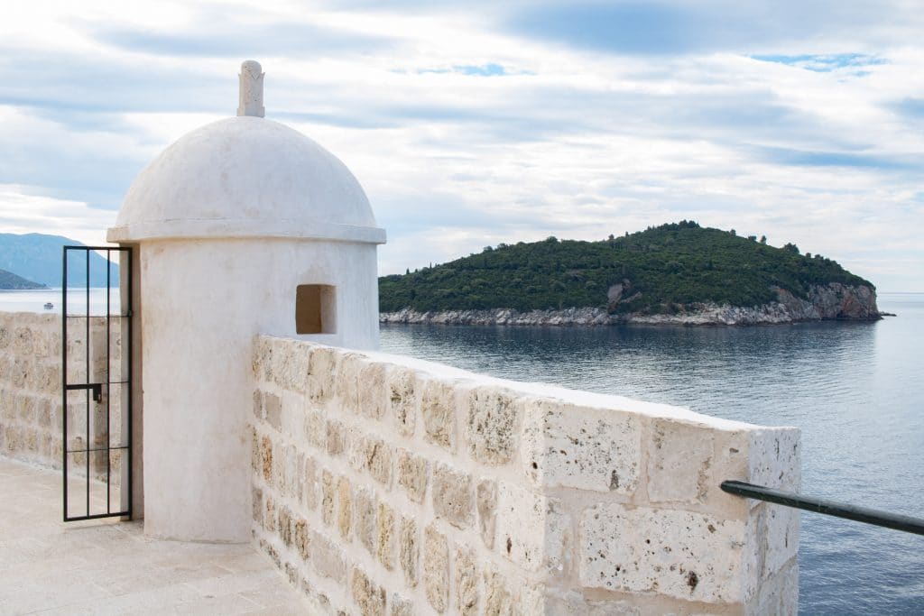 Stadtmauer von Dubrovnik _Dubrovnik Sehenswuerdigkeiten und Tipps von PASSENGER X