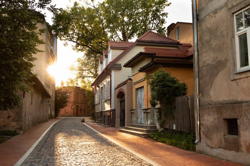 Lettland Sehenswürdigkeiten - Nationalpark Gauja per Road Trip - Altstadt Cesis -Artikel von PASSENGER X