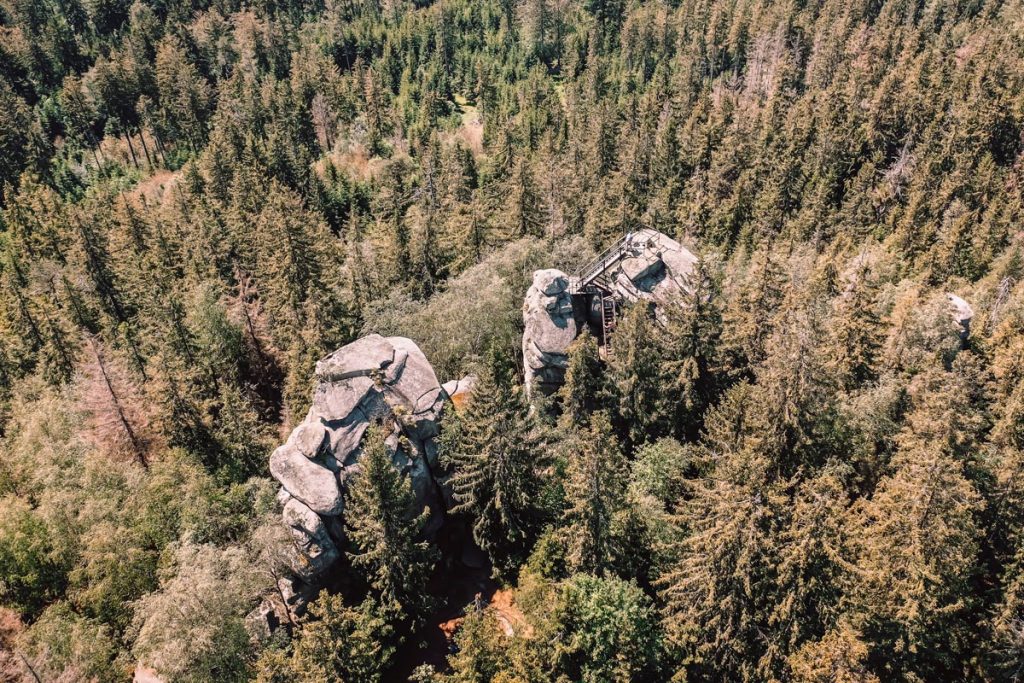 Geheimtipps Fichtelgebirge Sehenswürdigkeiten: Burgsteinfelsen und Haberstein_Drohnenaufnahme Reiseblog PASSENGER X