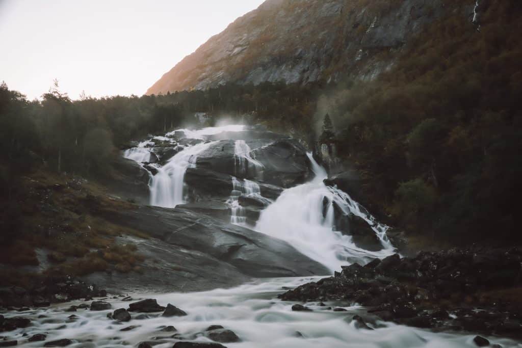 Wanderung im Hardangervidda:Kinsarvik - 4 Wasserfälle Wanderung