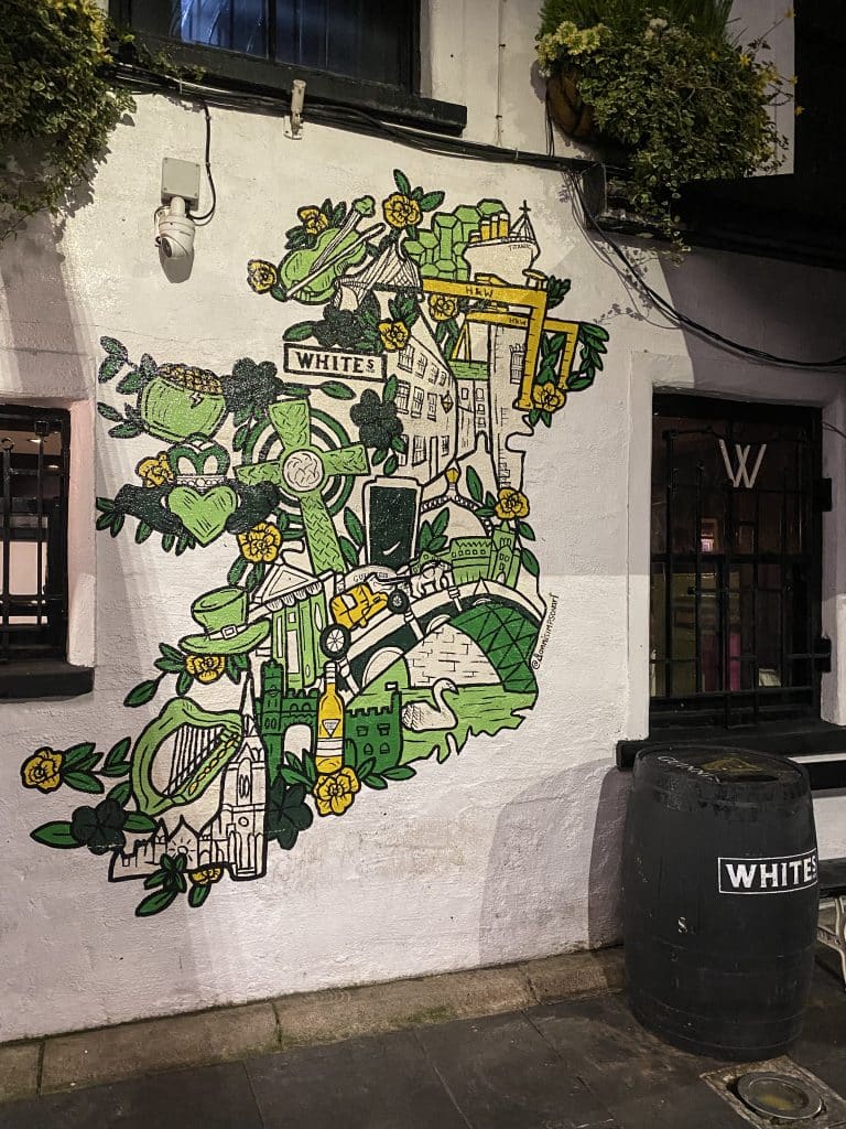 Die besten Pubs in Belfast - Außenfassade eines Insider Tipps